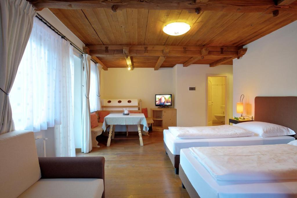 Eggentaler Otel Cardano Oda fotoğraf