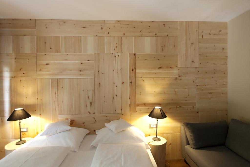 Eggentaler Otel Cardano Oda fotoğraf
